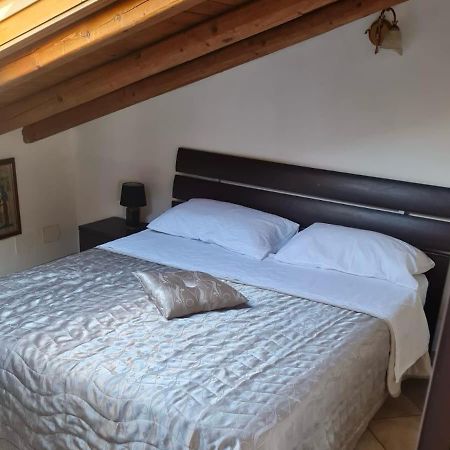 Casa Vacanza Lmt Aci Catena Exteriör bild