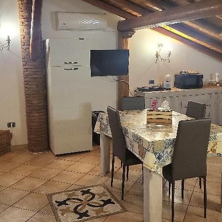 Casa Vacanza Lmt Aci Catena Exteriör bild