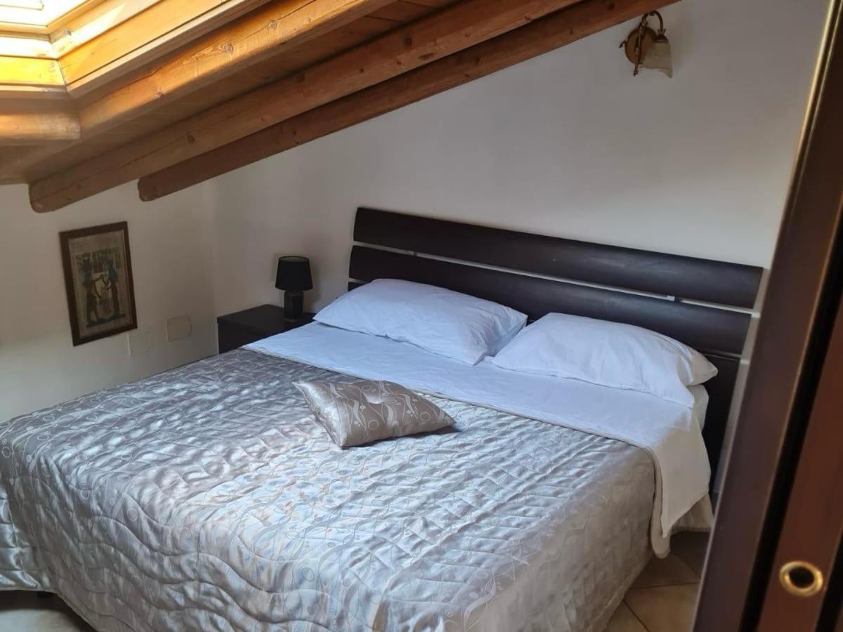 Casa Vacanza Lmt Aci Catena Exteriör bild